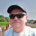 Właściciel warsztatu Janusz Niedziałek